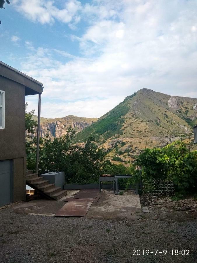 Nnn Guest House Ґоріс Екстер'єр фото